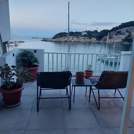Avra